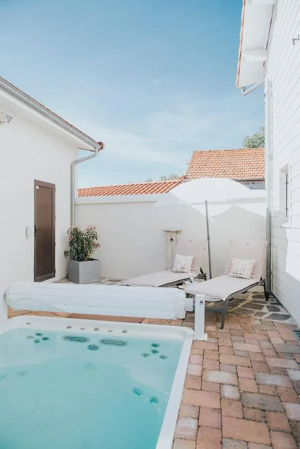 Chez Angel Apartment Varennes-sur-Morge 0*,  France